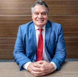 Cl&aacute;udio Ferreira