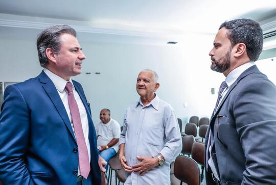 Fernando Ribeiro Lins recebe t&iacute;tulo de cidad&atilde;o de &Aacute;guas Belas