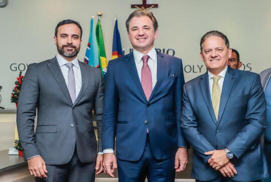 Fernando Ribeiro Lins recebe t&iacute;tulo de cidad&atilde;o de &Aacute;guas Belas