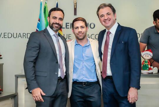 Fernando Ribeiro Lins recebe t&iacute;tulo de cidad&atilde;o de &Aacute;guas Belas