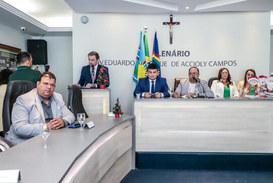 Fernando Ribeiro Lins recebe t&iacute;tulo de cidad&atilde;o de &Aacute;guas Belas