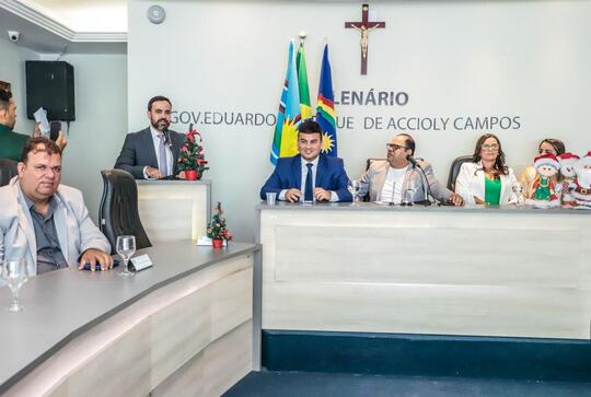 Fernando Ribeiro Lins recebe t&iacute;tulo de cidad&atilde;o de &Aacute;guas Belas