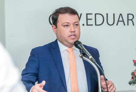 Fernando Ribeiro Lins recebe t&iacute;tulo de cidad&atilde;o de &Aacute;guas Belas