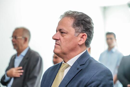 Fernando Ribeiro Lins recebe t&iacute;tulo de cidad&atilde;o de &Aacute;guas Belas