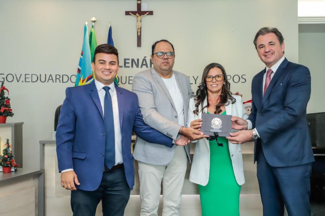 Fernando Ribeiro Lins recebe t&iacute;tulo de cidad&atilde;o de &Aacute;guas Belas