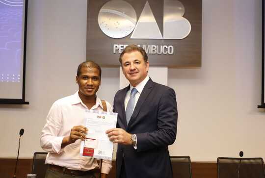 Entrega de carteiras na sede da OAB Pernambuco