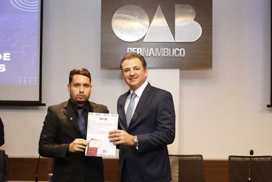 Entrega de carteiras na sede da OAB Pernambuco