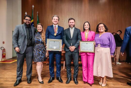Em Petrolina, Fernando Ribeiro Lins e Ingrid Zanella recebem Medalha Dom Malan