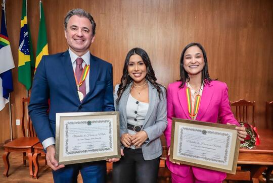 Em Petrolina, Fernando Ribeiro Lins e Ingrid Zanella recebem Medalha Dom Malan