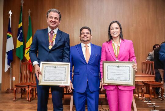 Em Petrolina, Fernando Ribeiro Lins e Ingrid Zanella recebem Medalha Dom Malan