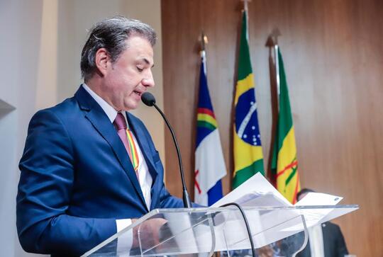 Em Petrolina, Fernando Ribeiro Lins e Ingrid Zanella recebem Medalha Dom Malan