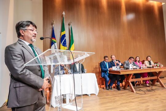 Em Petrolina, Fernando Ribeiro Lins e Ingrid Zanella recebem Medalha Dom Malan