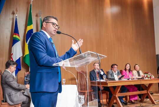 Em Petrolina, Fernando Ribeiro Lins e Ingrid Zanella recebem Medalha Dom Malan