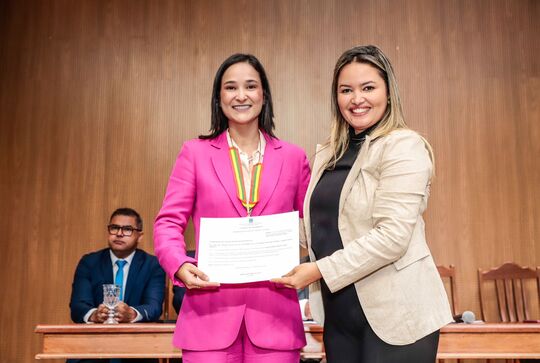 Em Petrolina, Fernando Ribeiro Lins e Ingrid Zanella recebem Medalha Dom Malan