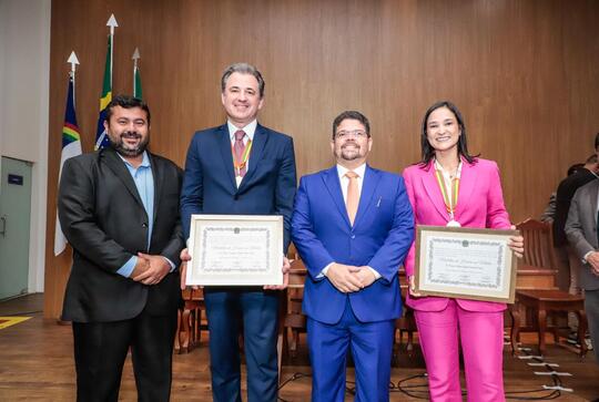 Em Petrolina, Fernando Ribeiro Lins e Ingrid Zanella recebem Medalha Dom Malan