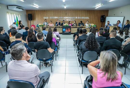 Do Cais ao Sert&atilde;o: Fernando Ribeiro e Ingrid Zanella realizam juramento de novos advogados e advogadas em Petrolina