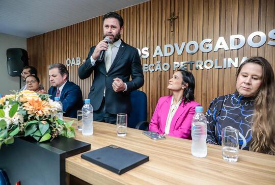 Do Cais ao Sert&atilde;o: Fernando Ribeiro e Ingrid Zanella realizam juramento de novos advogados e advogadas em Petrolina