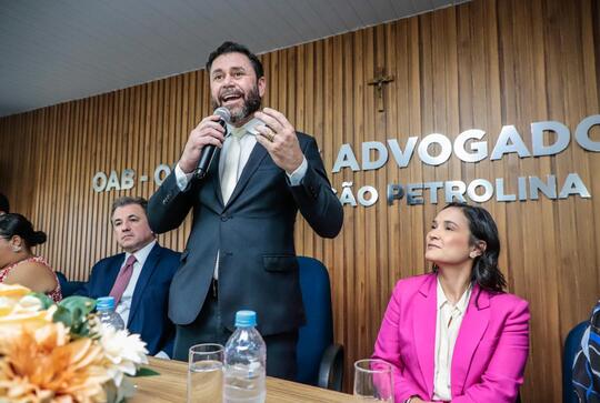 Do Cais ao Sert&atilde;o: Fernando Ribeiro e Ingrid Zanella realizam juramento de novos advogados e advogadas em Petrolina