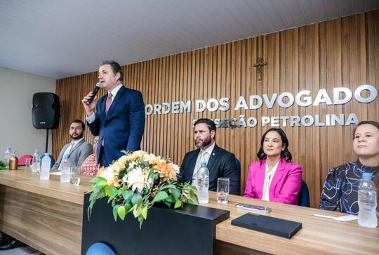 Do Cais ao Sert&atilde;o: Fernando Ribeiro e Ingrid Zanella realizam juramento de novos advogados e advogadas em Petrolina