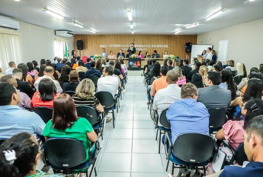 Do Cais ao Sert&atilde;o: Fernando Ribeiro e Ingrid Zanella realizam juramento de novos advogados e advogadas em Petrolina