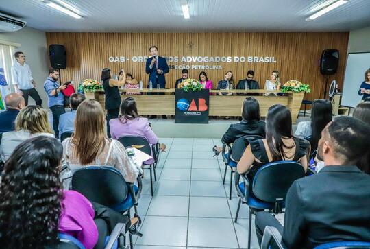 Do Cais ao Sert&atilde;o: Fernando Ribeiro e Ingrid Zanella realizam juramento de novos advogados e advogadas em Petrolina