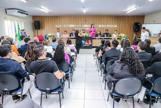 Do Cais ao Sert&atilde;o: Fernando Ribeiro e Ingrid Zanella realizam juramento de novos advogados e advogadas em Petrolina