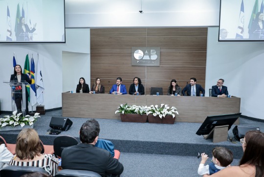 Juramento de novos advogados, advogadas e estagi&aacute;rios