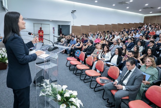 Juramento de novos advogados, advogadas e estagi&aacute;rios