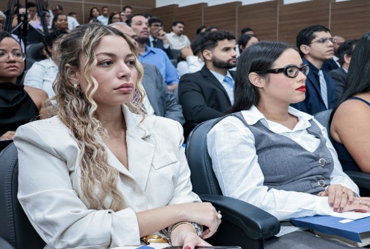 Juramento de novos advogados, advogadas e estagi&aacute;rios