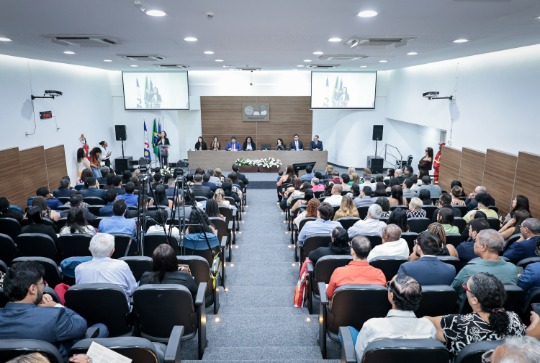 Juramento de novos advogados, advogadas e estagi&aacute;rios