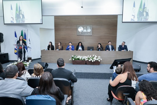 Juramento de novos advogados, advogadas e estagi&aacute;rios