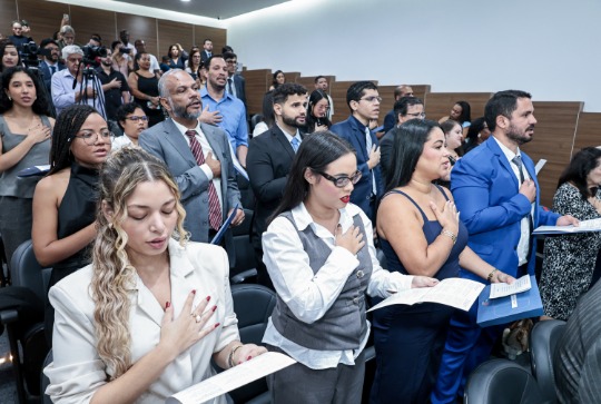 Juramento de novos advogados, advogadas e estagi&aacute;rios