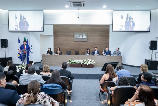Juramento de novos advogados, advogadas e estagi&aacute;rios