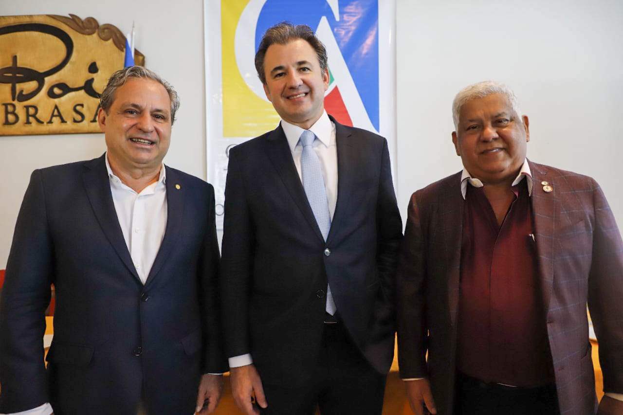 OAB-PE recebe homenagem do Caxang&aacute; Agape
