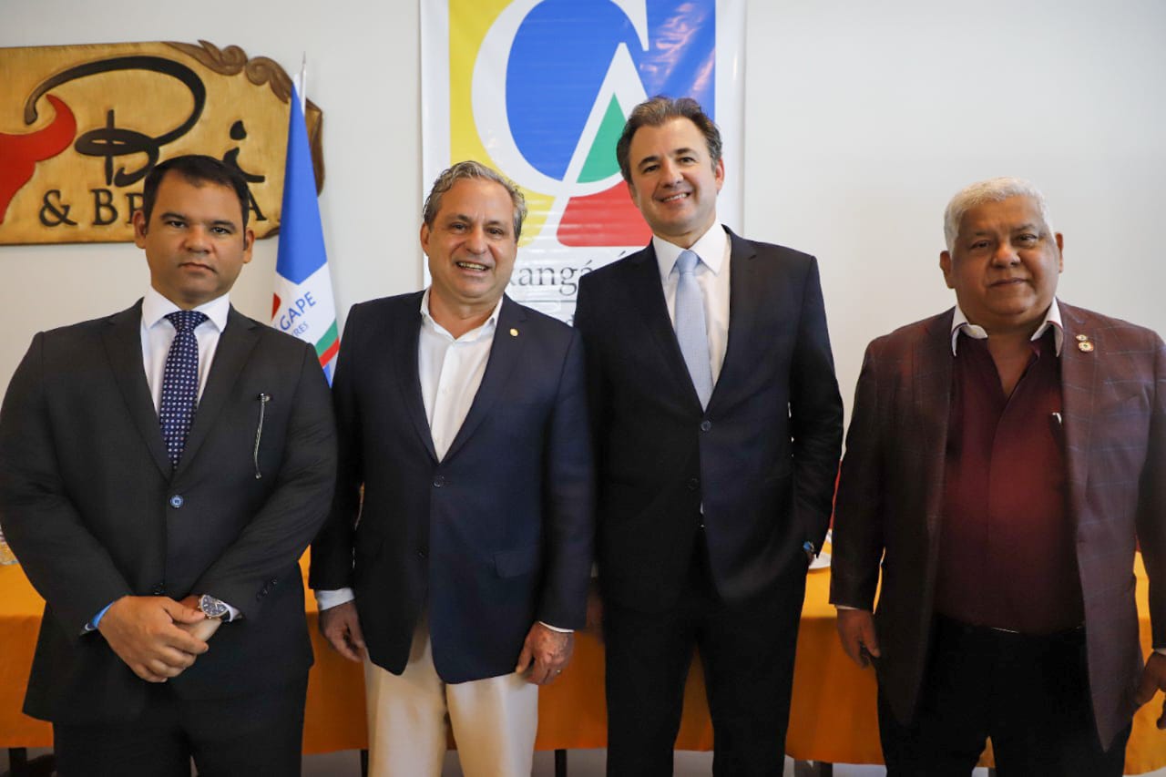 OAB-PE recebe homenagem do Caxang&aacute; Agape