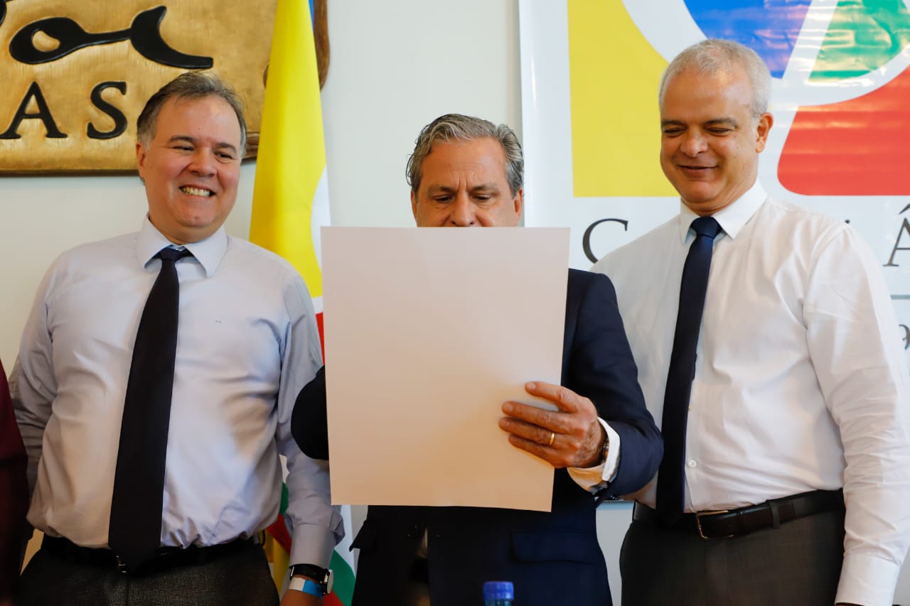 OAB-PE recebe homenagem do Caxang&aacute; Agape