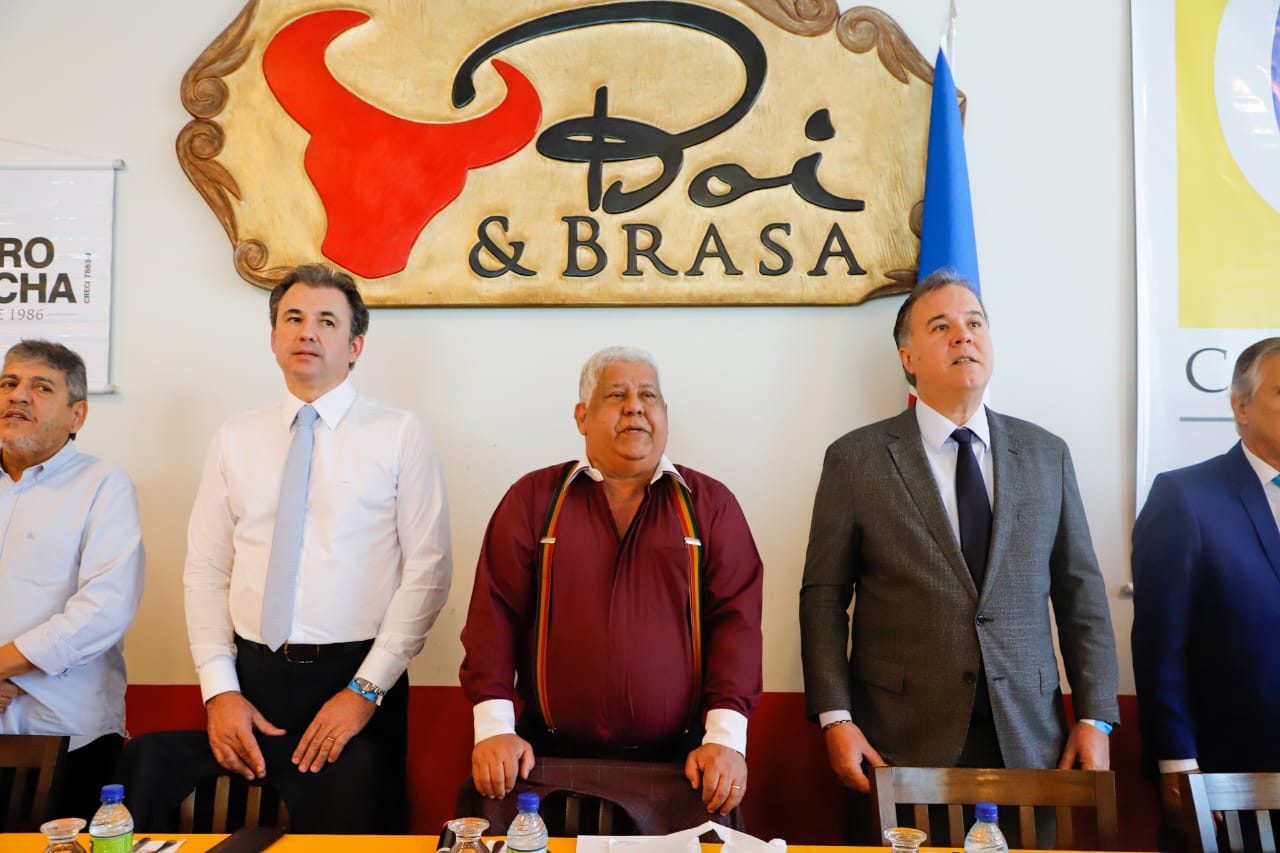OAB-PE recebe homenagem do Caxang&aacute; Agape