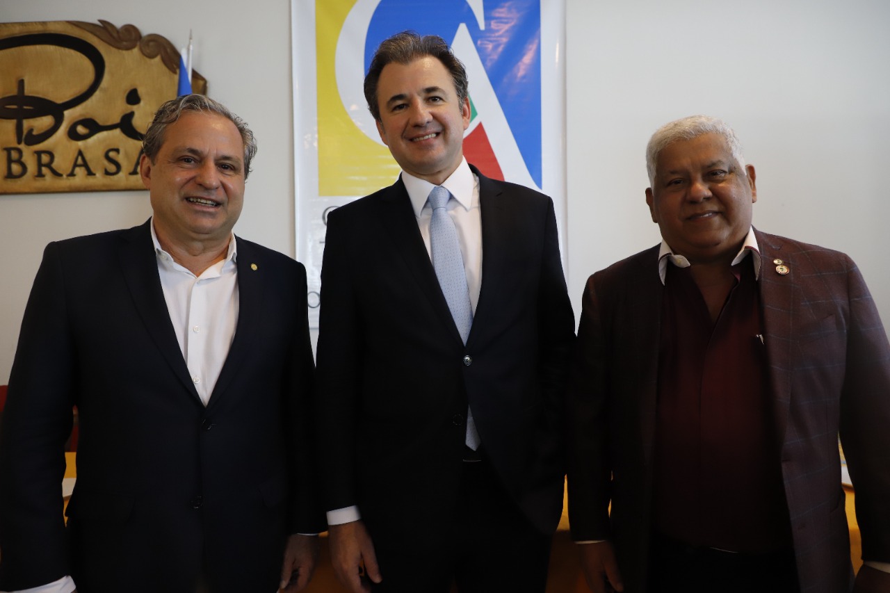 OAB-PE recebe homenagem do Caxang&aacute; Agape