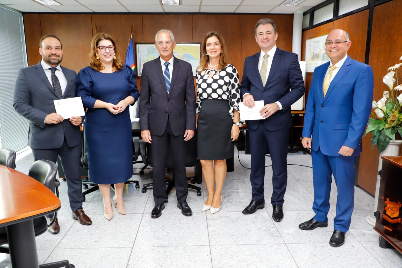 OAB Pernambuco e TRE-PE assinam termo de Coopera&ccedil;&atilde;o que garante a paridade de g&ecirc;nero em corpo docente de p&oacute;s-gradua&ccedil;&atilde;o em Direito Eleitoral