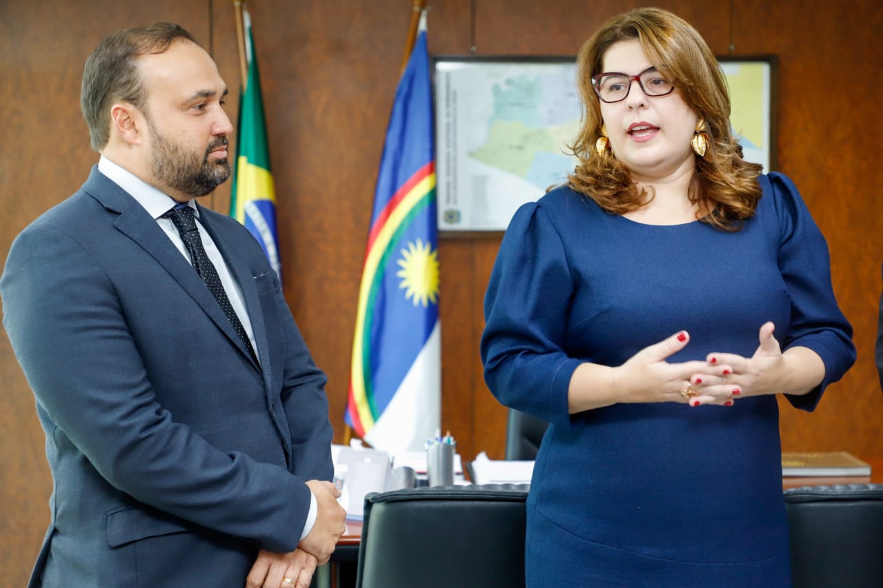 OAB Pernambuco e TRE-PE assinam termo de Coopera&ccedil;&atilde;o que garante a paridade de g&ecirc;nero em corpo docente de p&oacute;s-gradua&ccedil;&atilde;o em Direito Eleitoral