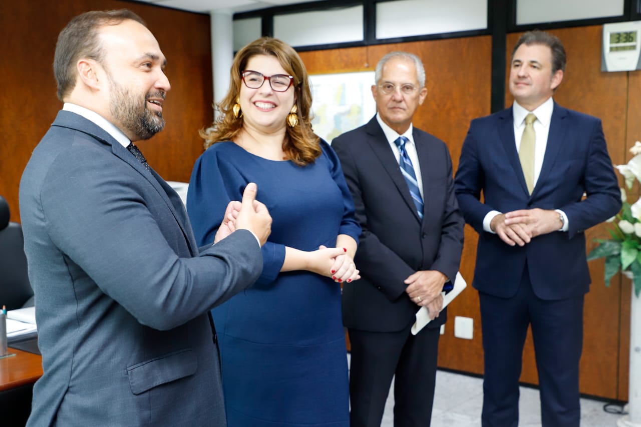OAB Pernambuco e TRE-PE assinam termo de Coopera&ccedil;&atilde;o que garante a paridade de g&ecirc;nero em corpo docente de p&oacute;s-gradua&ccedil;&atilde;o em Direito Eleitoral