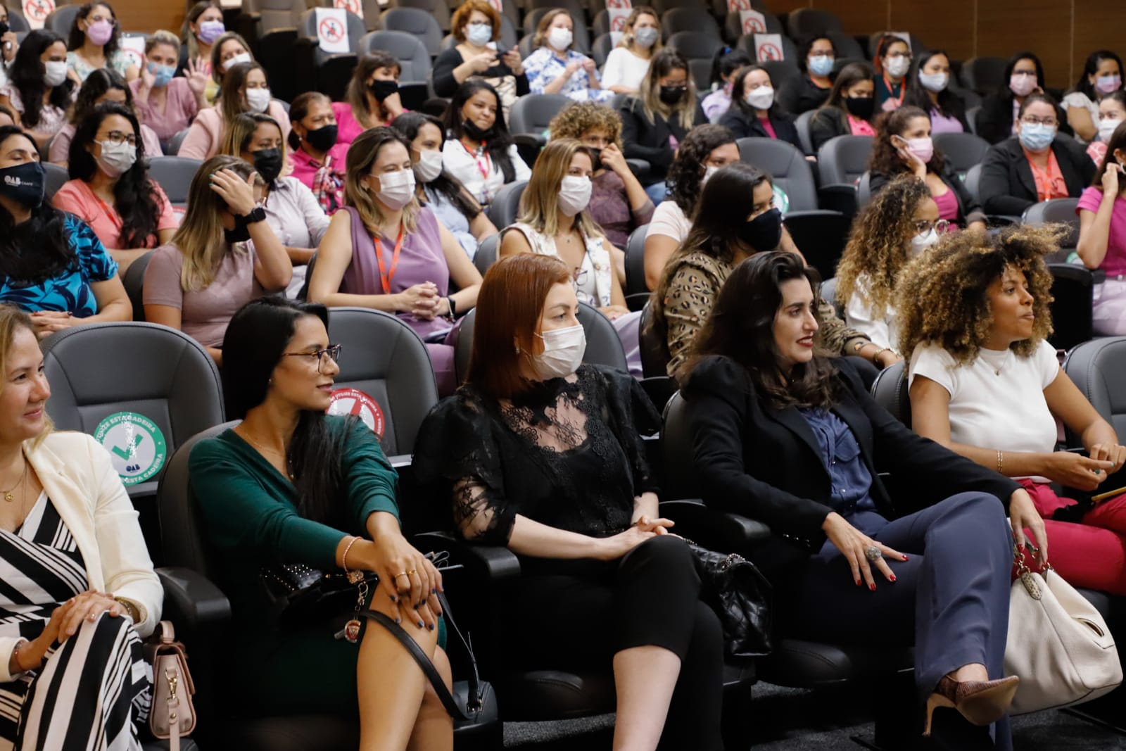 OAB-PE celebra M&ecirc;s da Mulher com colaboradoras