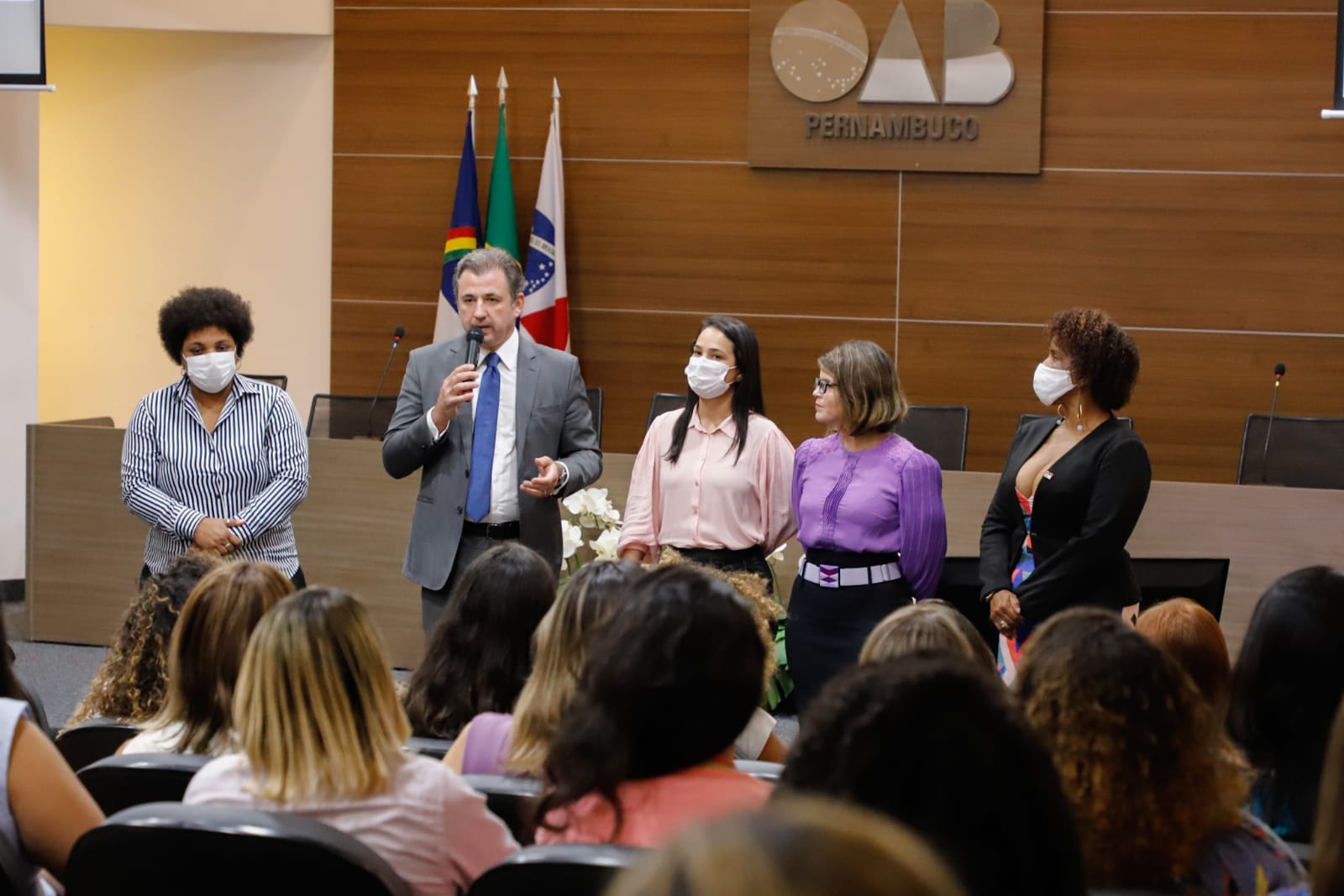 OAB-PE celebra M&ecirc;s da Mulher com colaboradoras