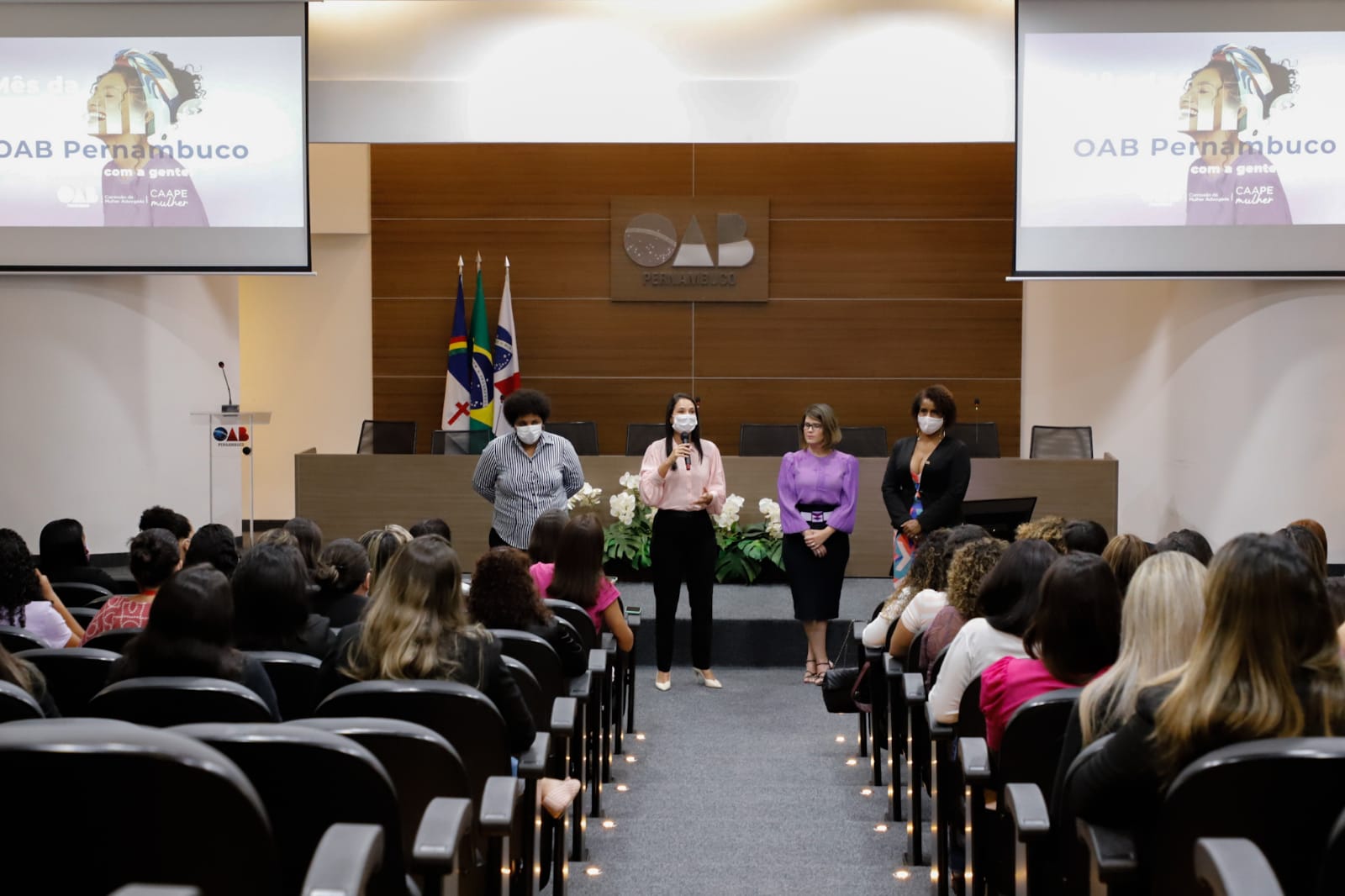 OAB-PE celebra M&ecirc;s da Mulher com colaboradoras