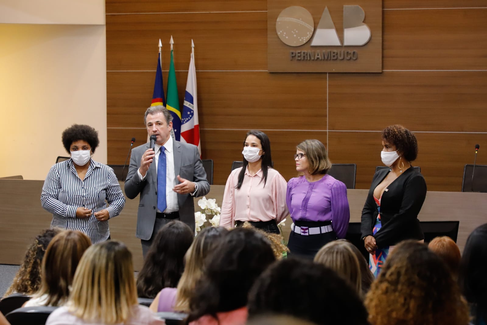 OAB-PE celebra M&ecirc;s da Mulher com colaboradoras