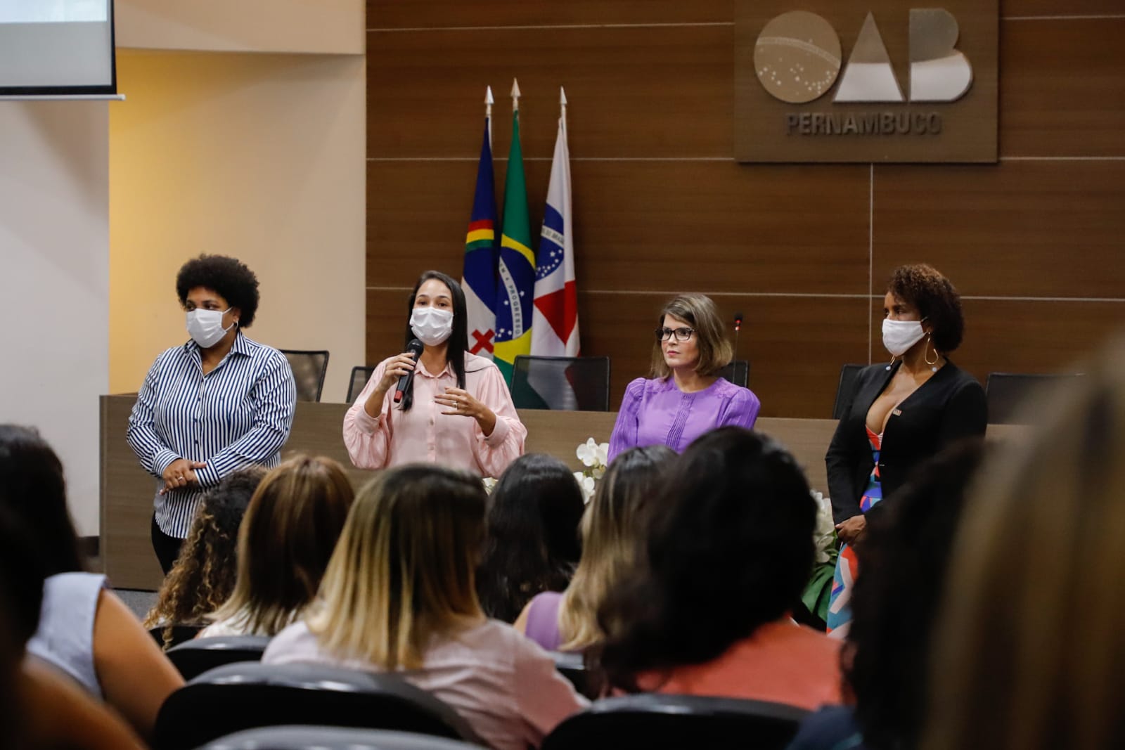 OAB-PE celebra M&ecirc;s da Mulher com colaboradoras