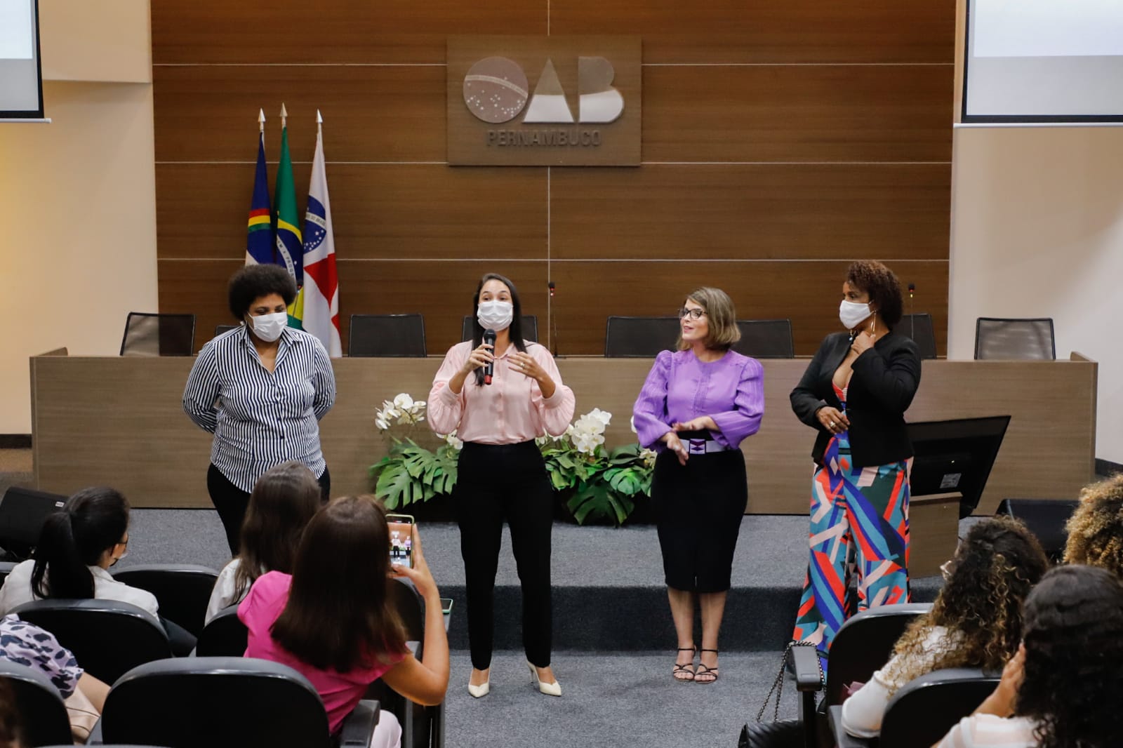OAB-PE celebra M&ecirc;s da Mulher com colaboradoras