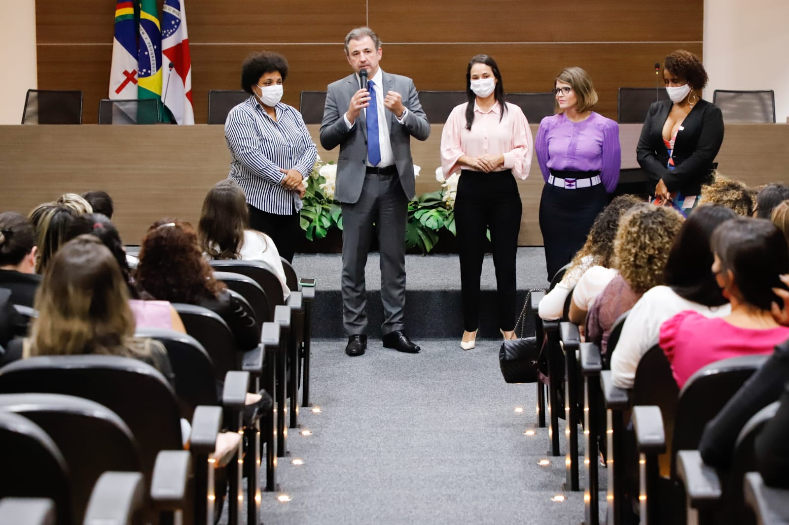 OAB-PE celebra M&ecirc;s da Mulher com colaboradoras