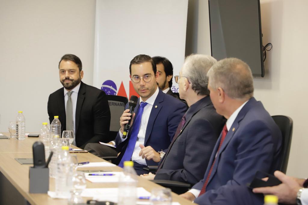Lan&ccedil;amento da campanha &ldquo;N&atilde;o Adianta Reclamar, Tem que Informar&rdquo;