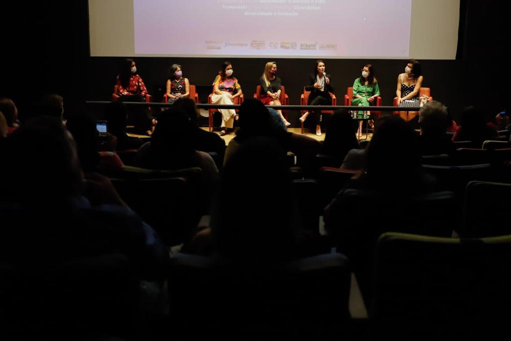 Direito das pessoas trans em pauta no Cine Debate